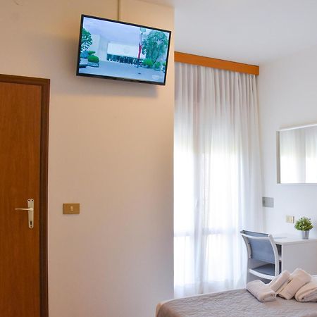 Hotel Umberto Лидо-ди-Езоло Экстерьер фото