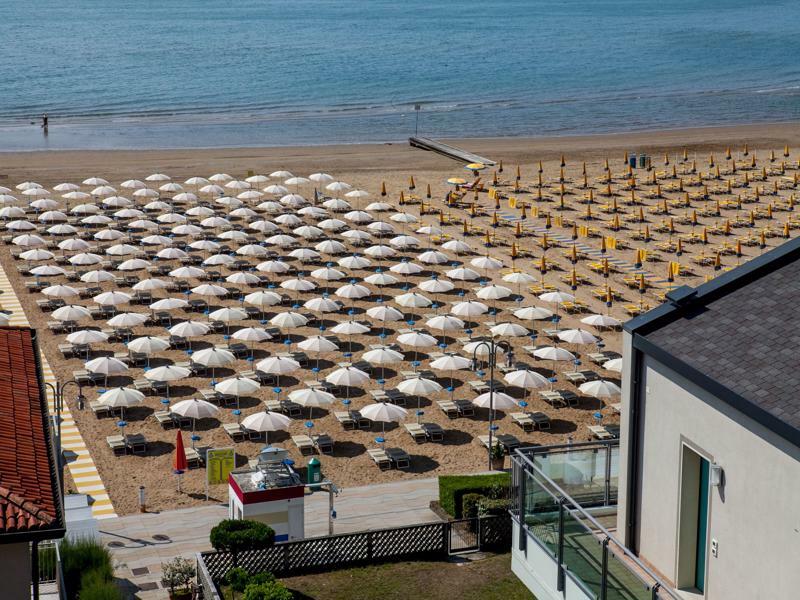 Hotel Umberto Лидо-ди-Езоло Экстерьер фото